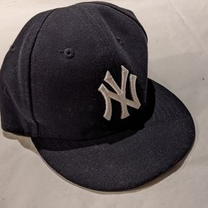 Baby yankees hat 6m-2yrs...